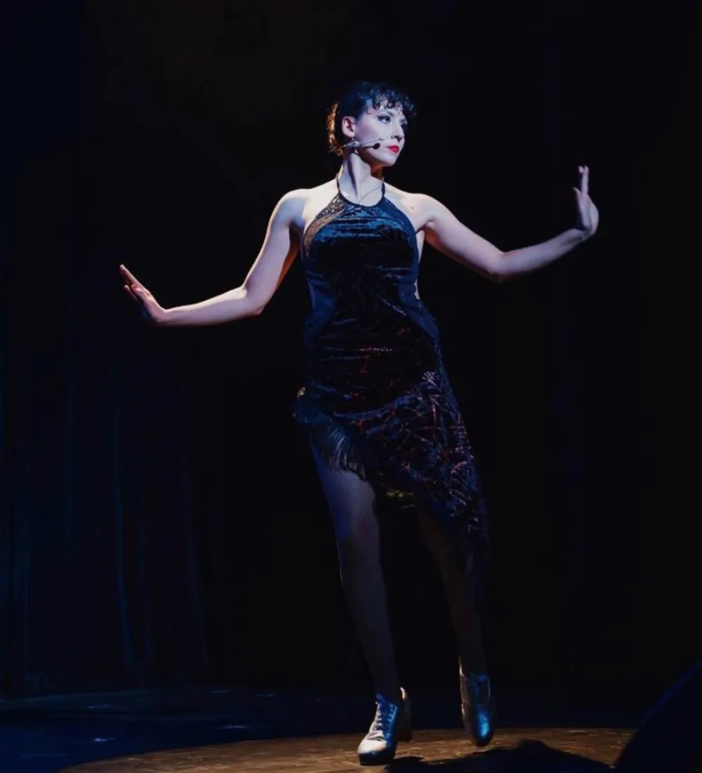 Julie Garçon, danse,claquettes&chant